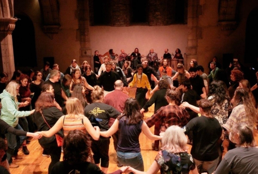 Céilí Afro Dabke Ukraine - World music céilí dance